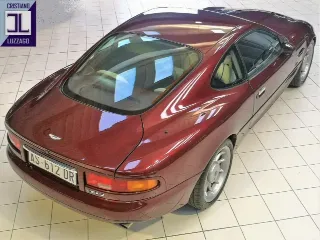 Foto 9 di 26: ASTON MARTIN DB7 1995