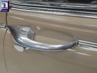 Foto 28 di 64: DAIMLER 2500 V8 SALOON RHD 1969