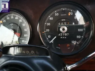 Foto 38 di 64: DAIMLER 2500 V8 SALOON RHD 1969