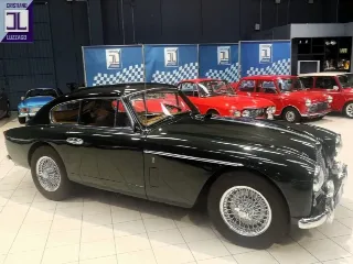 Foto 9 di 60: ASTON MARTIN DB2/4 1957