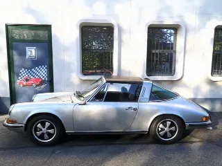 Foto 10 di 110: PORSCHE 911 2.200 E TARGA 1971