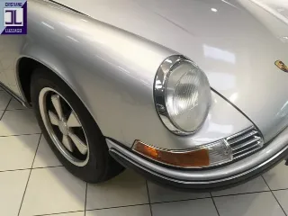 Foto 12 di 110: PORSCHE 911 2.200 E TARGA 1971