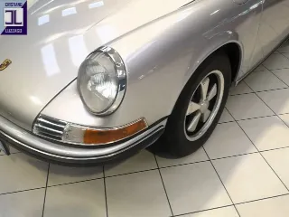 Foto 13 di 110: PORSCHE 911 2.200 E TARGA 1971