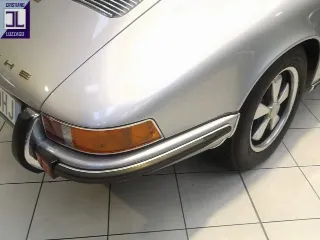Foto 15 di 110: PORSCHE 911 2.200 E TARGA 1971