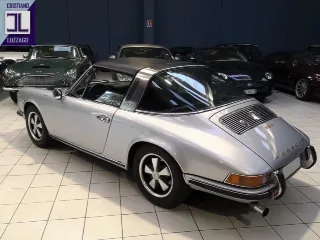 Foto 5 di 110: PORSCHE 911 2.200 E TARGA 1971