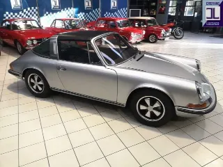 Foto 7 di 110: PORSCHE 911 2.200 E TARGA 1971