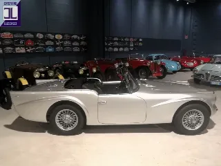 Foto 9 di 38: DAIMLER SP 250 DART 1960