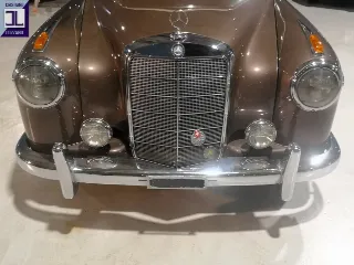 Foto 10 di 57: MERCEDES 220S CABRIOLET 1959