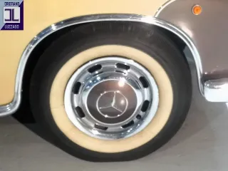 Foto 18 di 57: MERCEDES 220S CABRIOLET 1959