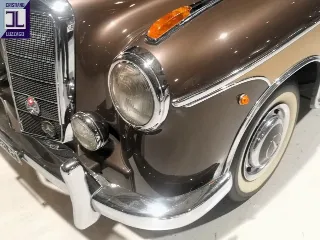 Foto 9 di 57: MERCEDES 220S CABRIOLET 1959