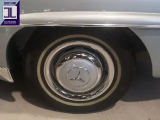 Foto 15 di 76: MERCEDES BENZ 190 SL 1956