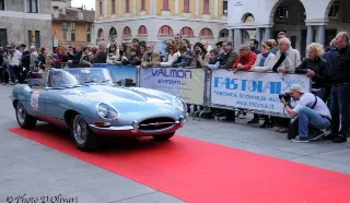 Foto 104 di 385: JAGUAR E TYPE 4.2 ROADSTER S1 1965