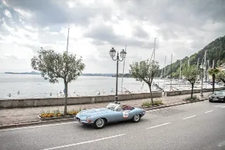 Foto 108 di 385: JAGUAR E TYPE 4.2 ROADSTER S1 1965