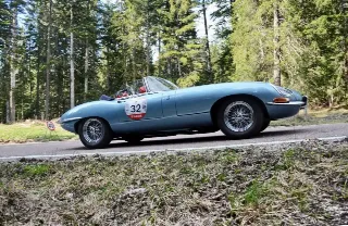 Foto 115 di 385: JAGUAR E TYPE 4.2 ROADSTER S1 1965