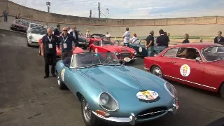 Foto 120 di 385: JAGUAR E TYPE 4.2 ROADSTER S1 1965