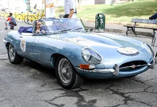 Foto 121 di 385: JAGUAR E TYPE 4.2 ROADSTER S1 1965