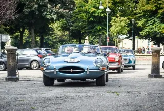 Foto 122 di 385: JAGUAR E TYPE 4.2 ROADSTER S1 1965