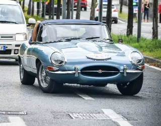 Foto 123 di 385: JAGUAR E TYPE 4.2 ROADSTER S1 1965