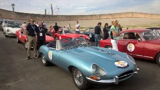 Foto 131 di 385: JAGUAR E TYPE 4.2 ROADSTER S1 1965