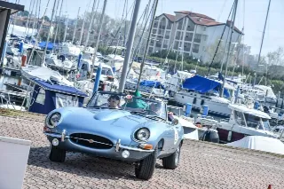 Foto 149 di 385: JAGUAR E TYPE 4.2 ROADSTER S1 1965