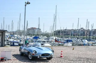 Foto 150 di 385: JAGUAR E TYPE 4.2 ROADSTER S1 1965