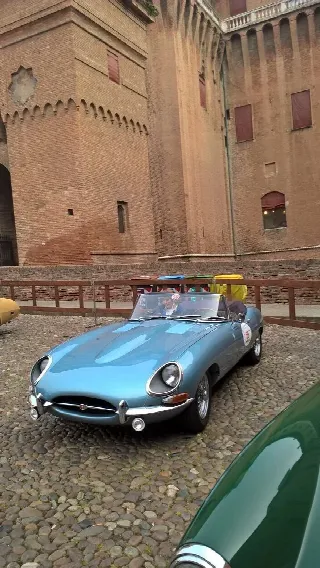 Foto 155 di 385: JAGUAR E TYPE 4.2 ROADSTER S1 1965