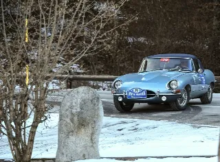 Foto 163 di 385: JAGUAR E TYPE 4.2 ROADSTER S1 1965