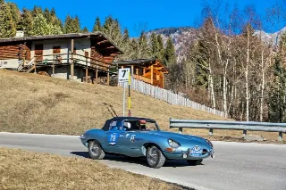 Foto 167 di 385: JAGUAR E TYPE 4.2 ROADSTER S1 1965