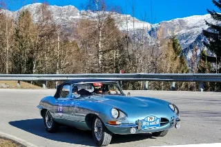 Foto 168 di 385: JAGUAR E TYPE 4.2 ROADSTER S1 1965