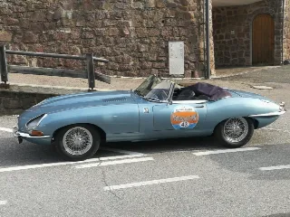 Foto 175 di 385: JAGUAR E TYPE 4.2 ROADSTER S1 1965