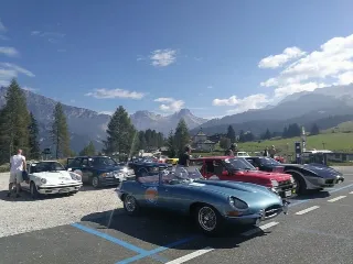 Foto 176 di 385: JAGUAR E TYPE 4.2 ROADSTER S1 1965