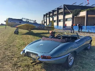 Foto 187 di 385: JAGUAR E TYPE 4.2 ROADSTER S1 1965