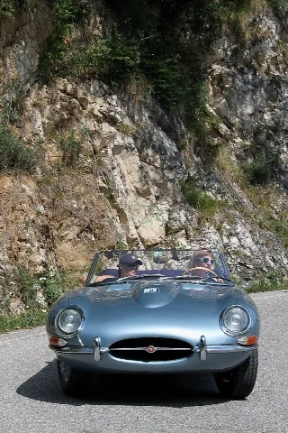 Foto 21 di 385: JAGUAR E TYPE 4.2 ROADSTER S1 1965