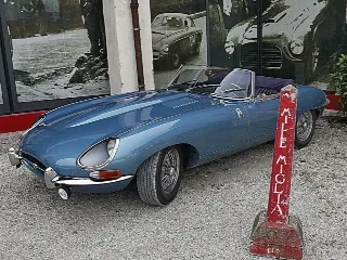 Foto 222 di 385: JAGUAR E TYPE 4.2 ROADSTER S1 1965