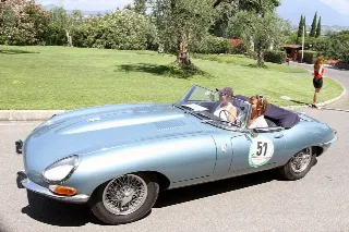Foto 22 di 385: JAGUAR E TYPE 4.2 ROADSTER S1 1965