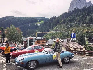 Foto 241 di 385: JAGUAR E TYPE 4.2 ROADSTER S1 1965