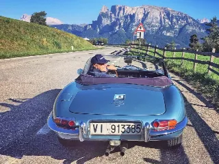 Foto 242 di 385: JAGUAR E TYPE 4.2 ROADSTER S1 1965
