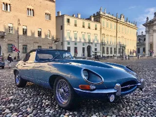 Foto 244 di 385: JAGUAR E TYPE 4.2 ROADSTER S1 1965