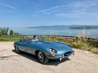 Foto 264 di 385: JAGUAR E TYPE 4.2 ROADSTER S1 1965