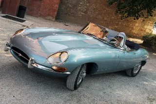 Foto 26 di 385: JAGUAR E TYPE 4.2 ROADSTER S1 1965