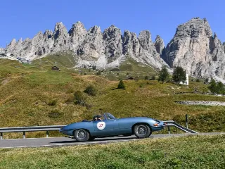Foto 292 di 385: JAGUAR E TYPE 4.2 ROADSTER S1 1965