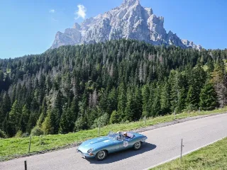 Foto 298 di 385: JAGUAR E TYPE 4.2 ROADSTER S1 1965