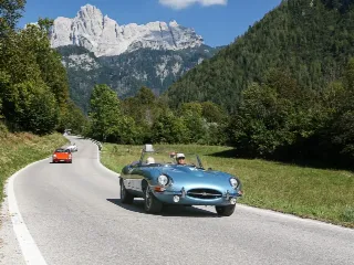 Foto 299 di 385: JAGUAR E TYPE 4.2 ROADSTER S1 1965