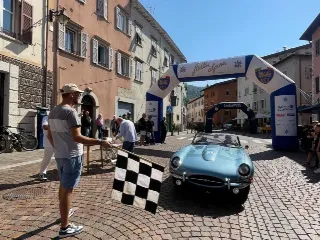 Foto 320 di 385: JAGUAR E TYPE 4.2 ROADSTER S1 1965