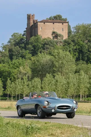 Foto 361 di 385: JAGUAR E TYPE 4.2 ROADSTER S1 1965