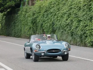 Foto 362 di 385: JAGUAR E TYPE 4.2 ROADSTER S1 1965