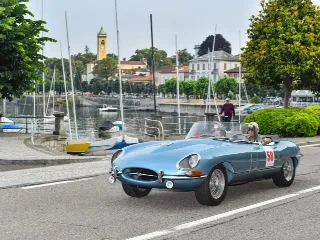 Foto 365 di 385: JAGUAR E TYPE 4.2 ROADSTER S1 1965