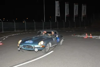 Foto 43 di 385: JAGUAR E TYPE 4.2 ROADSTER S1 1965
