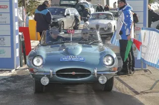 Foto 48 di 385: JAGUAR E TYPE 4.2 ROADSTER S1 1965
