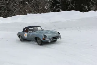Foto 59 di 385: JAGUAR E TYPE 4.2 ROADSTER S1 1965
